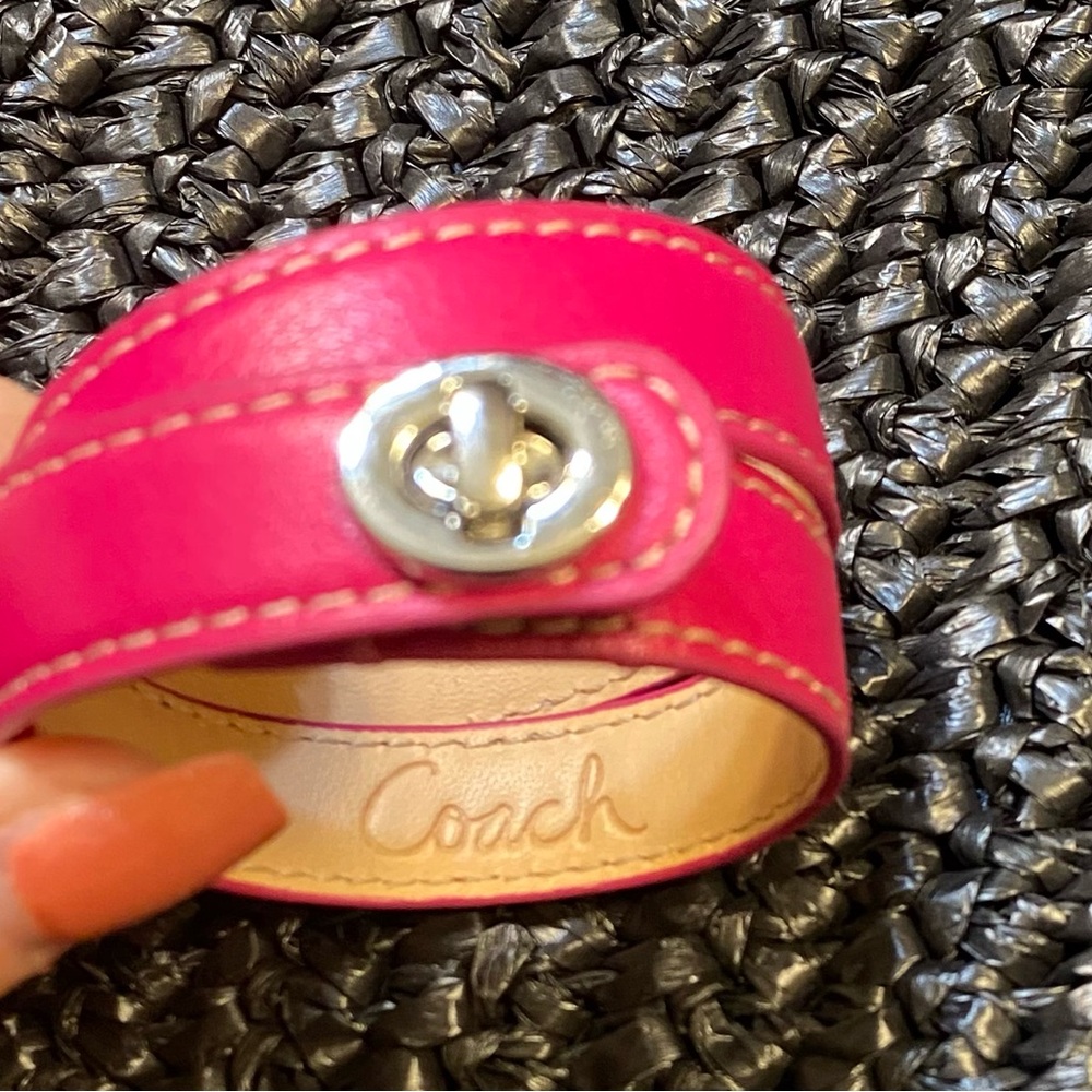 Coach Signature Double Wrap Silver Turnlock Pink Leather Bracelet NWOT